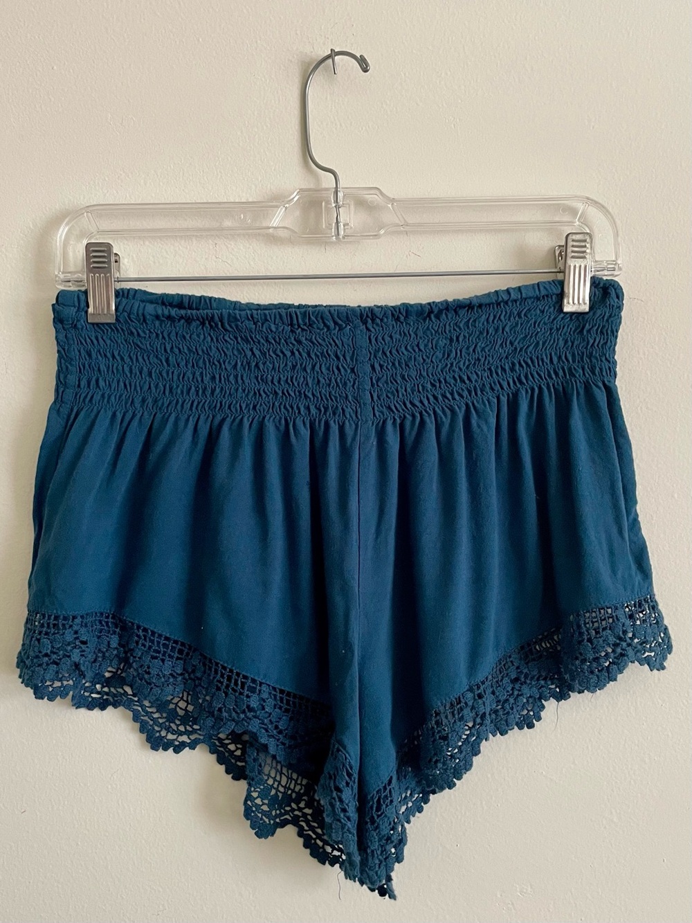 💎 Forever 21 Teal Smocked Waist Shorts 💎